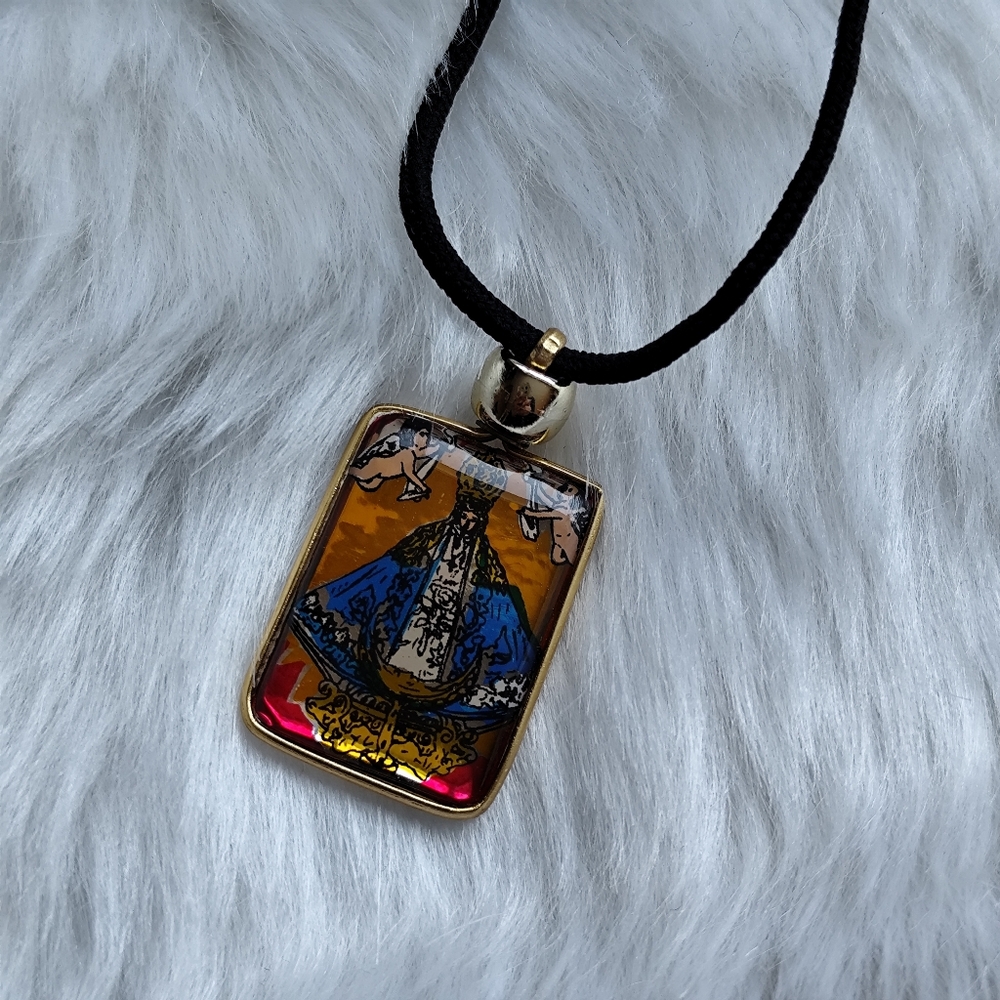 4/$20💥Gold-tone Pendant Necklace Our Lady of Guadalupe